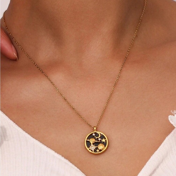 Gorgeous Black Onyx Cosmic Design Medallion Pendant Dainty Chain In Gold - Picture 2 of 9